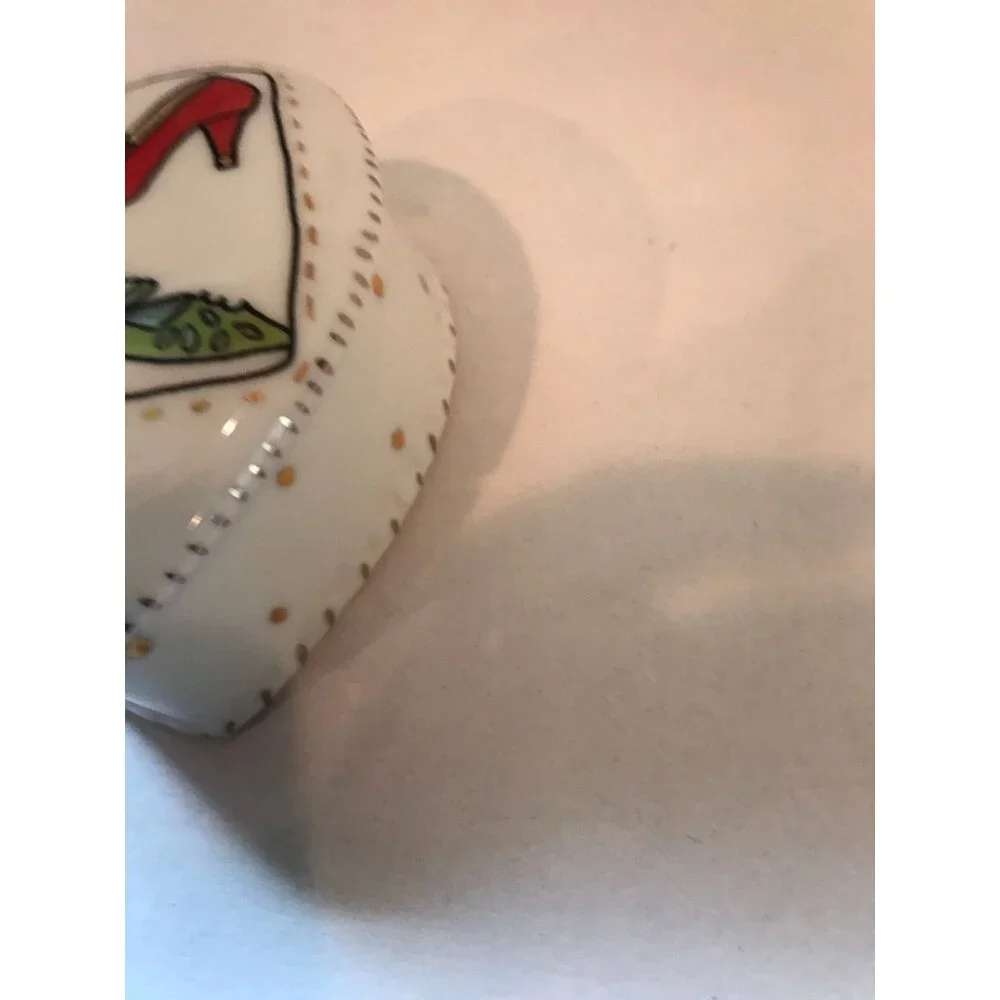 Vintage Deux Amies 11 Friends Handpainted High Heal Shoes Ceramic Heart Shaped